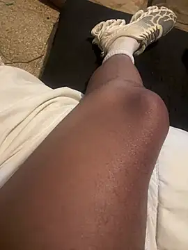 Snapshot of EnricoGio chatting on 12-25-24, 07:24 EnricoGio online show from 12-25-24, 07:24