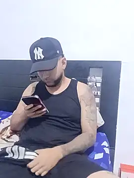 Snapshot of sexjim01 chatting on 07-05-26, 11:01 sexjim01 online show from 07-05-26, 11:01