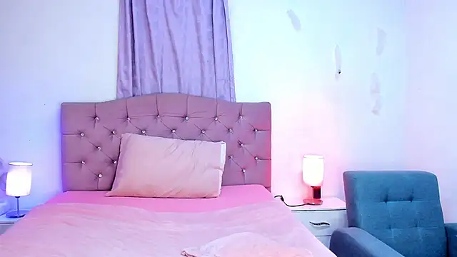 Latinabombsheell online show from 12-22-25, 06:32