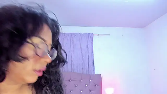 Latinabombsheell online show from 07-01-26, 06:37