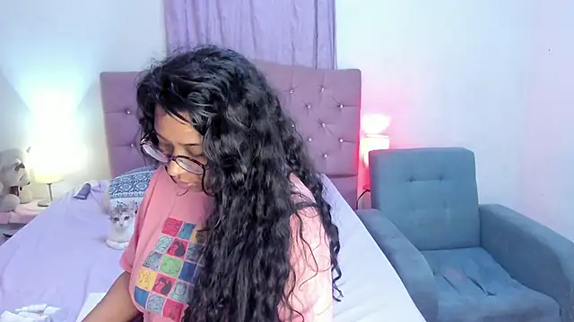 Latinabombsheell online show from 07-02-26, 06:41
