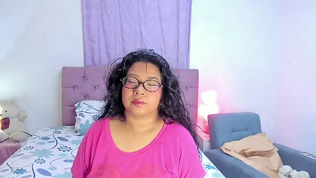 Latinabombsheell online show from 07-31-26, 04:45
