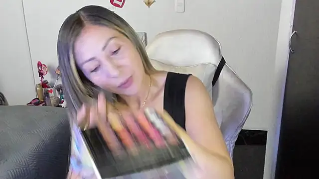 Andreina Suann online show from 02-11-26, 10:53