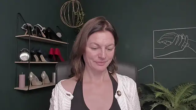 VivianWILD online show from 11-10-25, 07:46