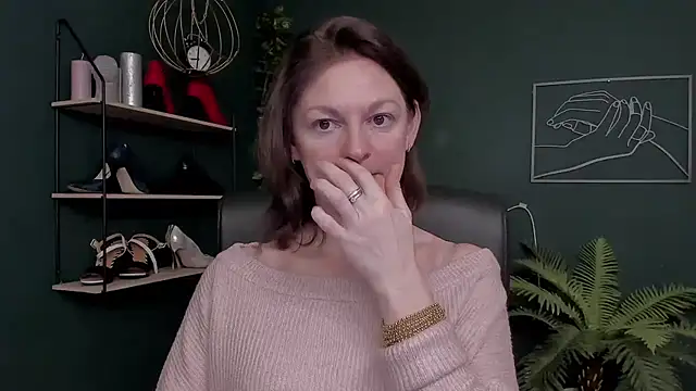 VivianWILD online show from 11-20-25, 06:46