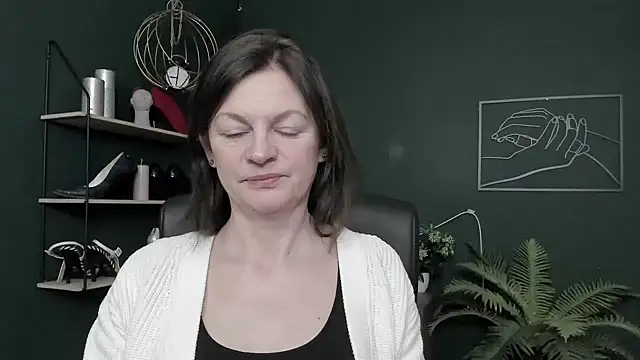 VivianWILD online show from 02-05-26, 07:02