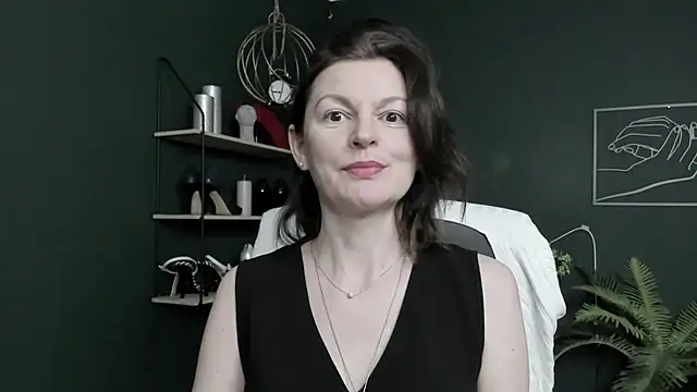 VivianWILD online show from 04-21-26, 05:58