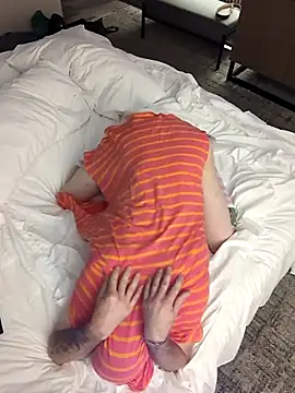 nickybaby online show from 10-24-25, 05:04