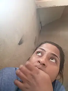 Giselabrunette25 online show from 04-15-26, 06:15