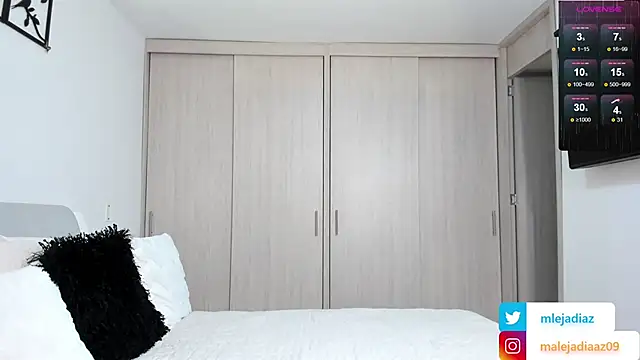 MalejaDiaz  online show from 02-01-25, 03:28