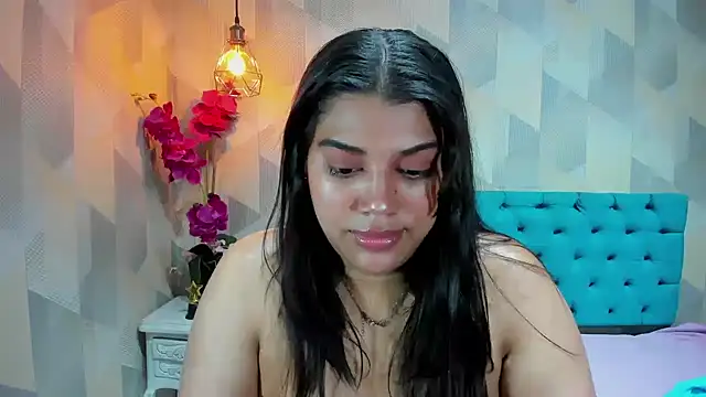 LindaBreeS online show from 04-11-26, 04:11
