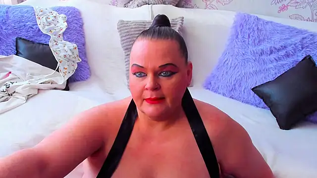 Snapshot of MilanaBiegert chatting on 02-19-25, 12:44 MilanaBiegert online show from 02-19-25, 12:44