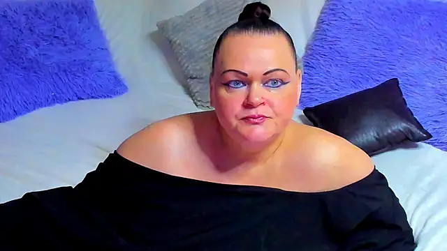 MilanaBiegert online show from 05-13-26, 07:11