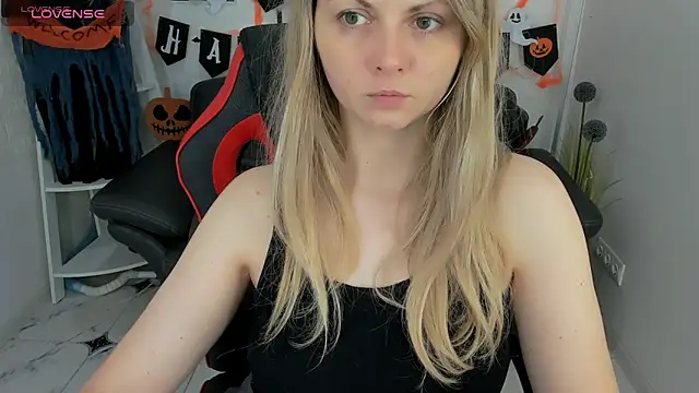 SmilingEmily  online show from 10-16-25, 06:47
