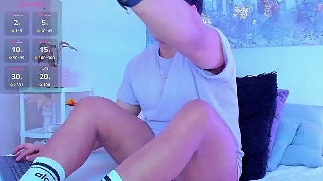 arminjones1 online show from 12-16-25, 03:44