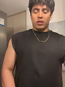 arminjones1 online show from 01-09-26, 03:53