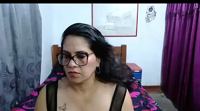 Mistresskloe01 online show from 12-09-24, 12:30