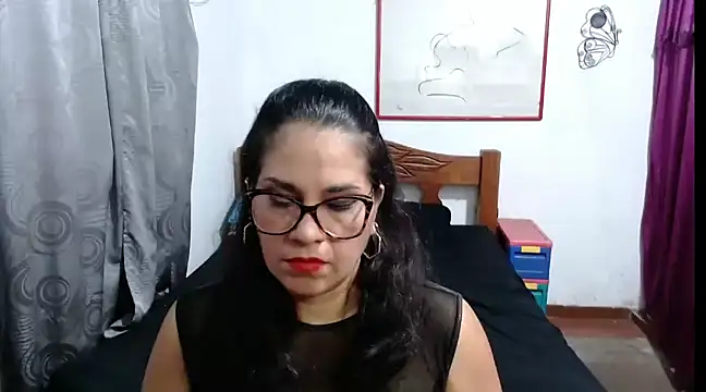 Mistresskloe01 online show from 01-08-25, 12:47