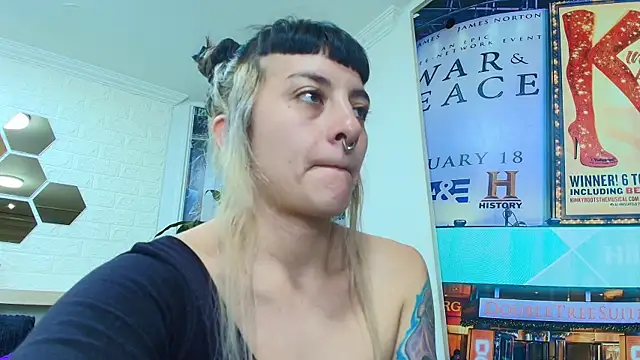 Naughty Kittenm online show from 03-05-25, 01:28