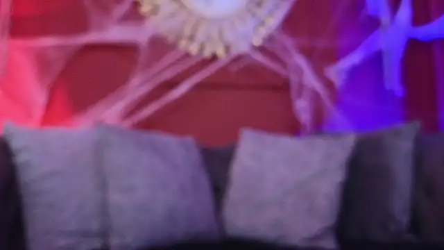 Julieta Russell online show from 10-20-25, 12:16