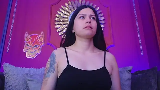 Julieta Russell online show from 11-26-25, 12:06