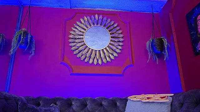 Julieta Russell online show from 04-15-26, 11:17