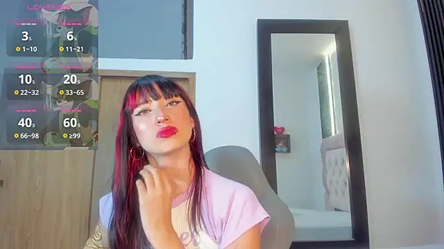 Snapshot of laurem-paulette chatting on 11-06-25, 07:15 laurem-paulette online show from 11-06-25, 07:15