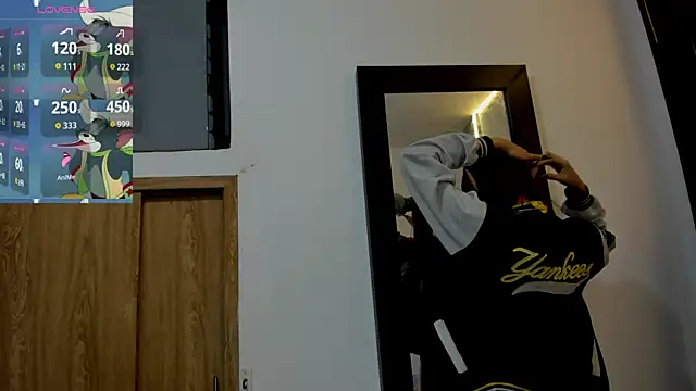 Snapshot of laurem-paulette chatting on 11-30-25, 12:42 laurem-paulette online show from 11-30-25, 12:42