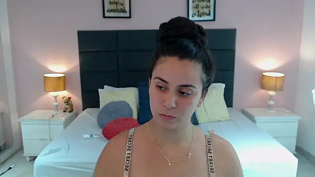 MadisonJenner online show from 01-17-25, 05:19