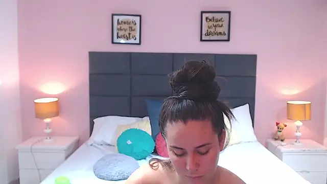 MadisonJenner online show from 02-08-25, 03:21