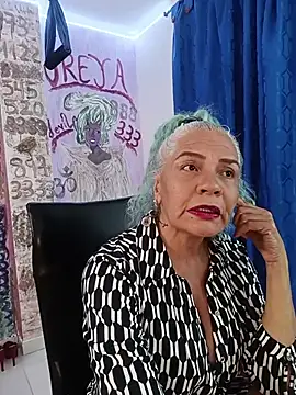 freyadevil333 online show from 06-17-26, 05:10