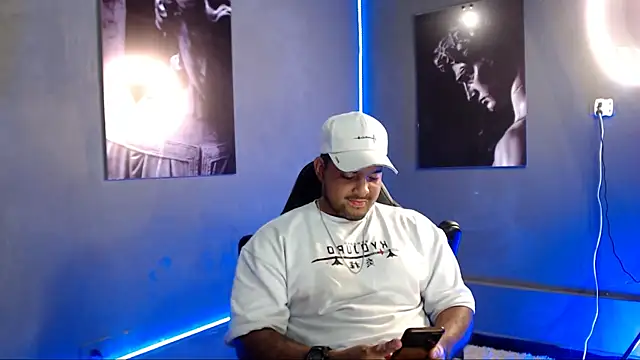 Big furry bear13 online show from 09-22-25, 05:09