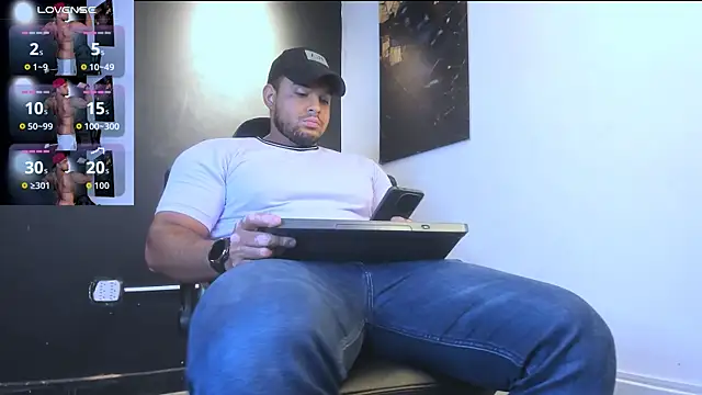 Big furry bear13 online show from 04-04-26, 11:29