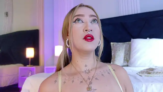 MollyCruz online show from 11-18-25, 11:25