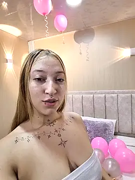 MollyCruz online show from 11-24-25, 10:37