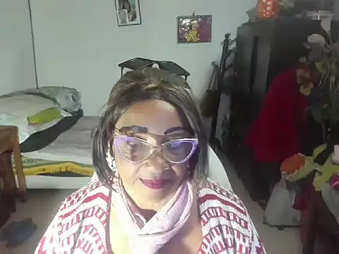 Snapshot of Mrs_mommy_ chatting on 03-22-25, 05:31 Mrs mommy online show from 03-22-25, 05:31