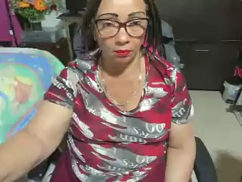 Snapshot of Mrs_mommy_ chatting on 10-14-25, 09:48 Mrs mommy online show from 10-14-25, 09:48