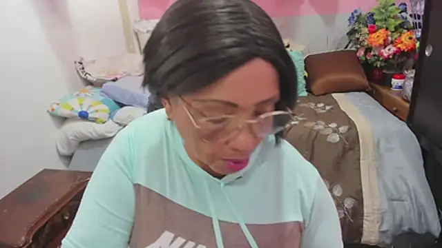 Mrs mommy  online show from 06-19-26, 06:01