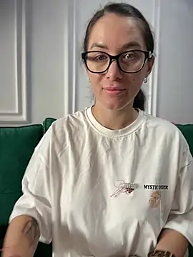 HotXMom online show from 03-04-26, 07:25