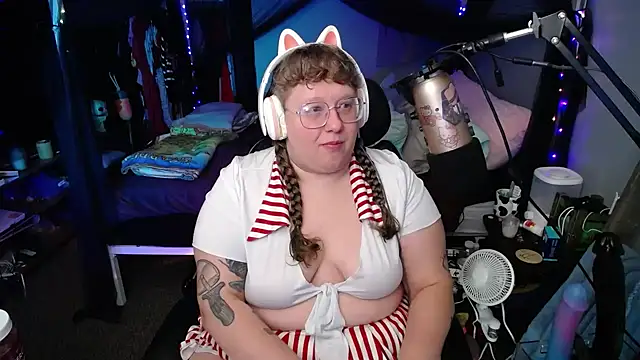 FatVeronica online show from 01-26-25, 04:20