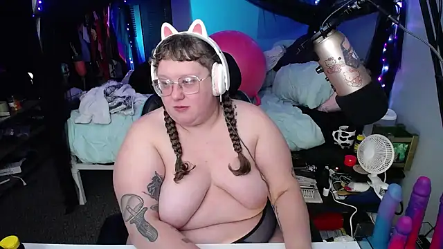 FatVeronica online show from 03-12-25, 09:02