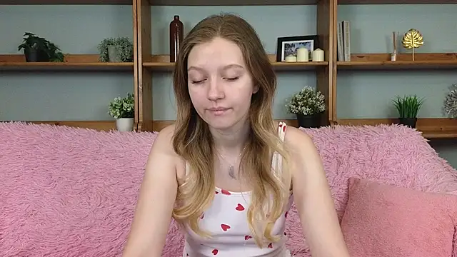 Ksuhesa online show from 11-22-25, 01:04