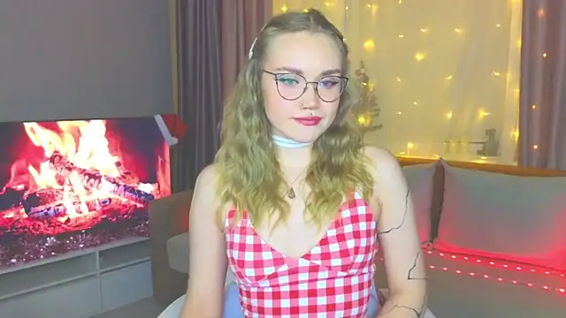 Snapshot of Aurora_Golden1 chatting on 01-20-25, 04:23 Aurora Golden1 online show from 01-20-25, 04:23