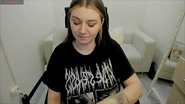 AlisaBacker online show from 01-24-25, 03:24