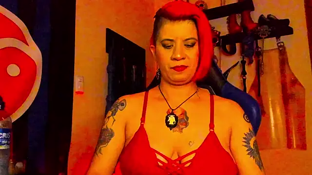 Snapshot of DominatrixBlue chatting on 01-20-25, 05:06 DominatrixBlue online show from 01-20-25, 05:06