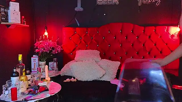 Snapshot of foxxy_nasty chatting on 12-12-24, 12:16 foxxy nasty online show from 12-12-24, 12:16