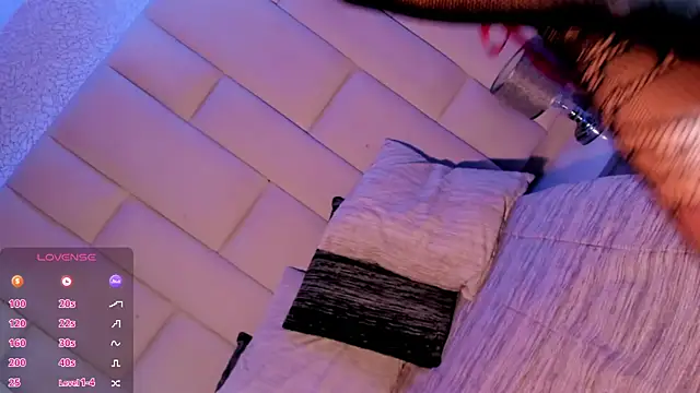 Summer walkerr online show from 04-24-26, 01:02