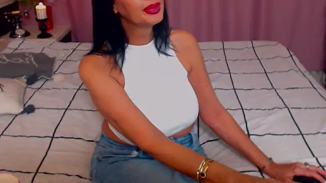 Snapshot of shannon4u chatting on 03-21-25, 01:02 shannon4u online show from 03-21-25, 01:02
