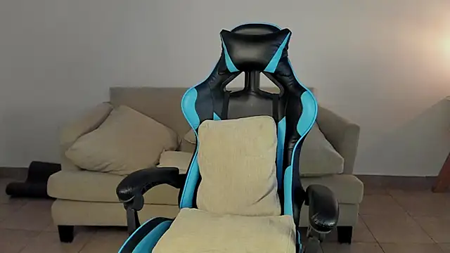 Snapshot of marcusmit chatting on 01-29-25, 08:35 marcusmit online show from 01-29-25, 08:35