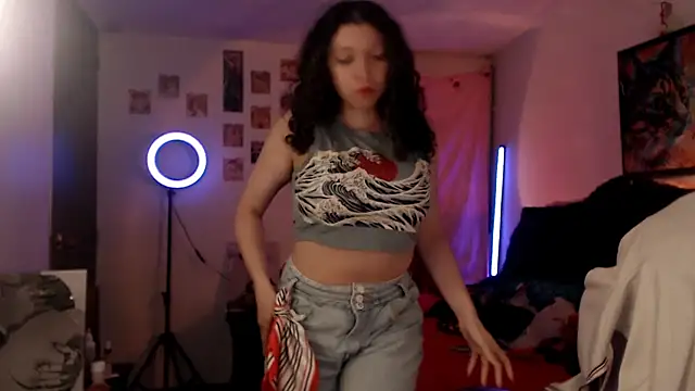 Snapshot of AllyDonfort chatting on 05-14-26, 11:33 AllyDonfort online show from 05-14-26, 11:33